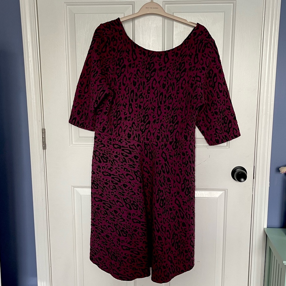 Leota purple leopard knit stretch 2x plus dress